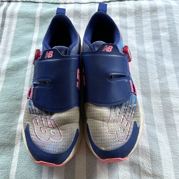Girl’s New Balance BOA Trainers - Picture 2 of 4